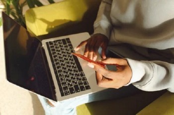 信用卡逾期發(fā)短信說要上門是真的嗎？逾期怎么辦？
