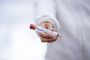 保險第二年自動扣款了可以退嗎