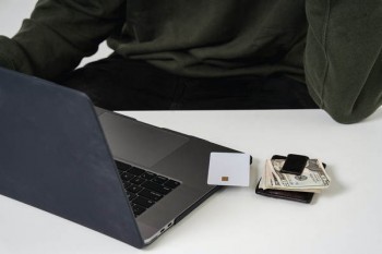 不看征信好批的信用卡有嗎？上征信可以貸款嗎？