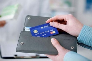 怎么查詢信用卡欠款總額？欠款逾期還不上怎么辦？