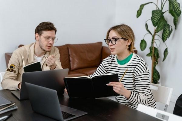 第幾年退保損失最小?現(xiàn)金價(jià)值表在哪看？