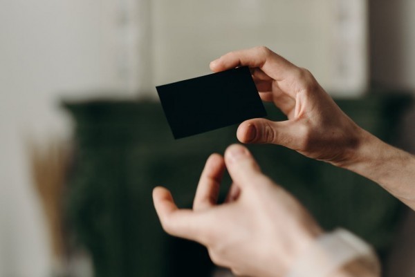 平安銀行信用卡協(xié)商還款電話是多少？該怎么協(xié)商？