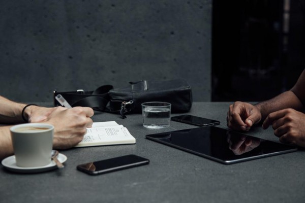 自己交社保 VS 掛靠公司交，到底哪個更劃算？