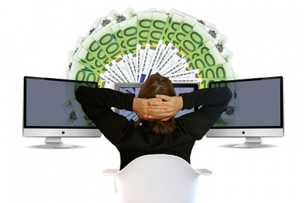 網(wǎng)貸信用卡全部逾期無力償還怎么辦？逾期影響孩子嗎？