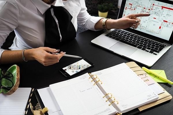 信用卡可以申請停息掛賬嗎?收年費嗎？