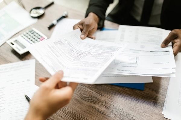 社保繳費(fèi)滿15年就可以不繳了嗎？可以提前退休嗎？