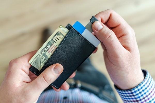 郵政儲蓄銀行里的保險存款安全嗎？怎么買？