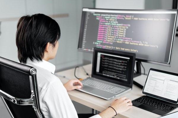 社保個人交好還是公司代繳好？離職后如何自己交社保？