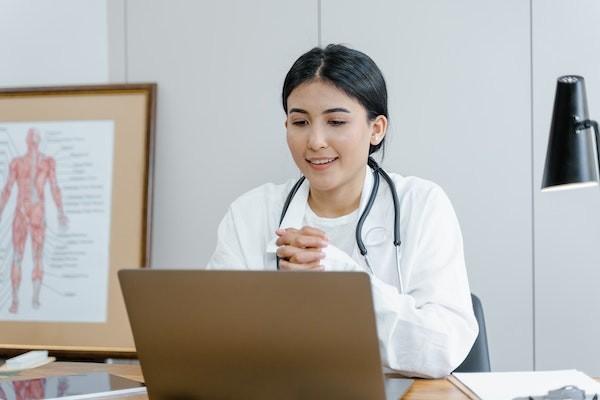 換股骨頭醫(yī)保能報(bào)銷多少錢？報(bào)銷流程是怎樣的？
