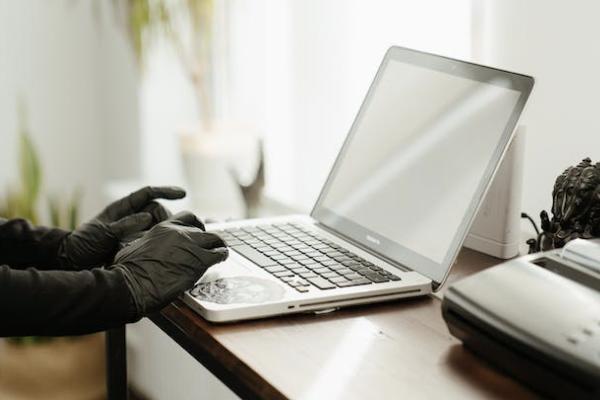 養(yǎng)老金上年末個人賬戶儲存額怎么查？余額可以取嗎？