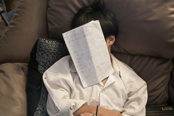 失業(yè)補(bǔ)助金領(lǐng)取條件有哪些？領(lǐng)取流程是怎樣的？