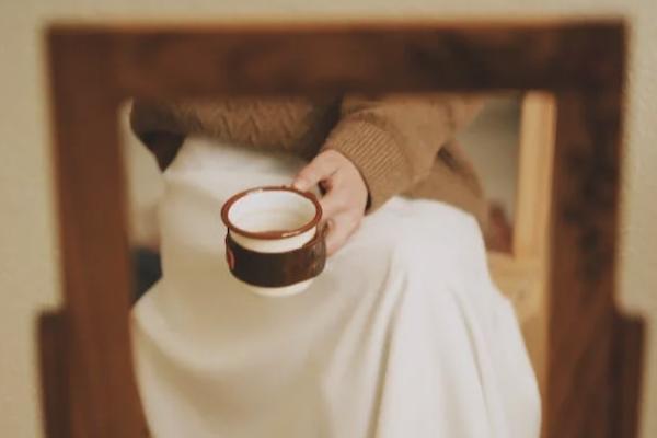 社?？茉谧詣尤】顧C上取錢么？去哪個銀行??？