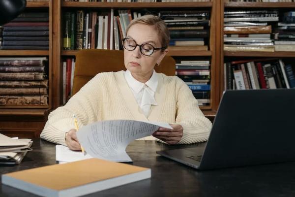 企業(yè)年金每月300退休拿多少？可以取出嗎？