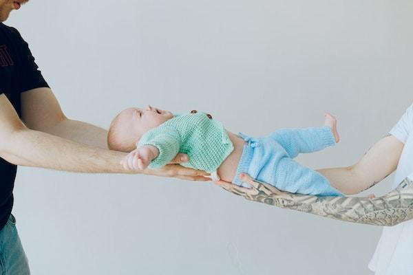 學(xué)校意外險門診報銷比例是多少？要多長時間呢？