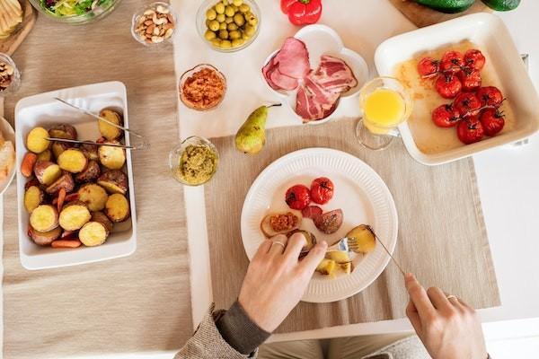 廠里買的意外保險(xiǎn)怎么賠償？賠付材料有哪些？