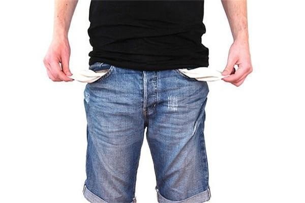 頭條放心借逾期多久打通訊錄電話，半年后果會怎么樣