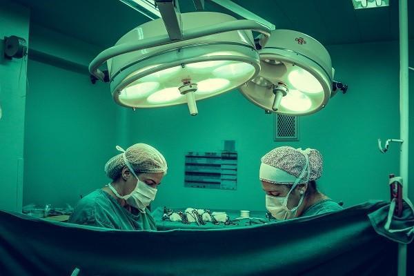 有意外保險意外受傷還需要用醫(yī)保嗎？怎么報銷？