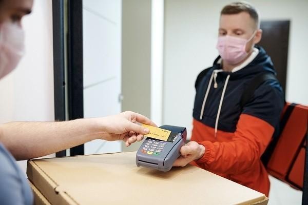 招行信用卡逾期被起訴了還能協(xié)商減免嗎，多久會(huì)被停用