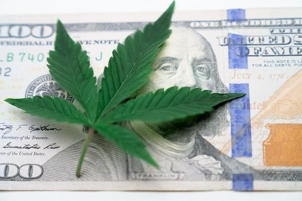 招行信用卡逾期分期成功但是有特殊情況能延遲一個(gè)月嗎，處理方案是什么