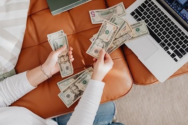 中原消費(fèi)金融逾期影響信用嗎，能協(xié)商還款嗎