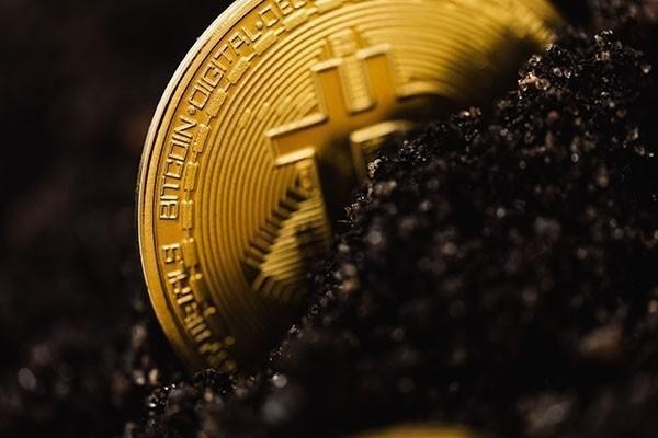 欠招商信用卡逾期會扣招商銀行卡扣工資嗎，還款后果是什么