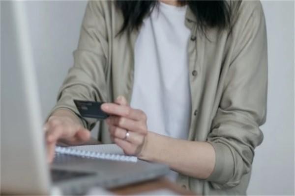 借唄逾期還款可以減免罰息是真是假，后需要一次還清嗎