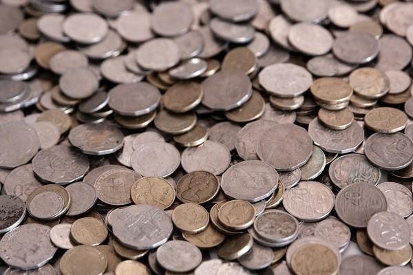 支付寶花唄400元逾期一年利息多少，逾期4000會被催款嗎