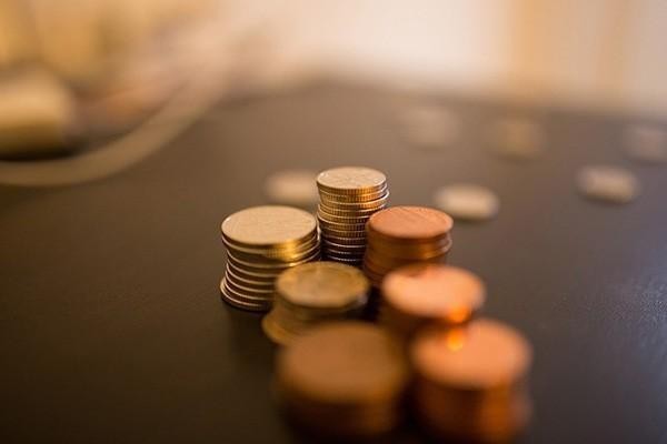 中行信用卡逾期違約金多少，協(xié)商減免要什么材料