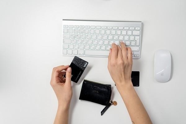 招商銀行信用卡逾期還款有什么后果，多少天上信用