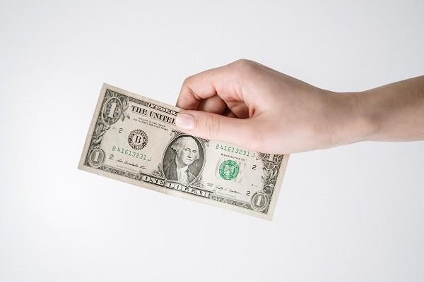農(nóng)行信用卡逾期每天利息多少，利息協(xié)商減免要什么材料