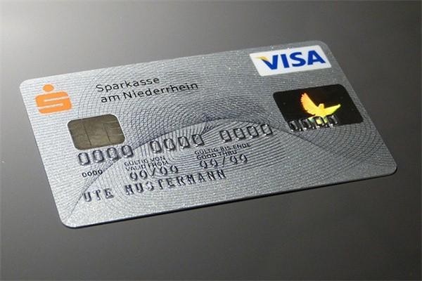 交通銀行信用卡欠款怎么算，欠交通銀行信用卡多少錢就算惡意透支