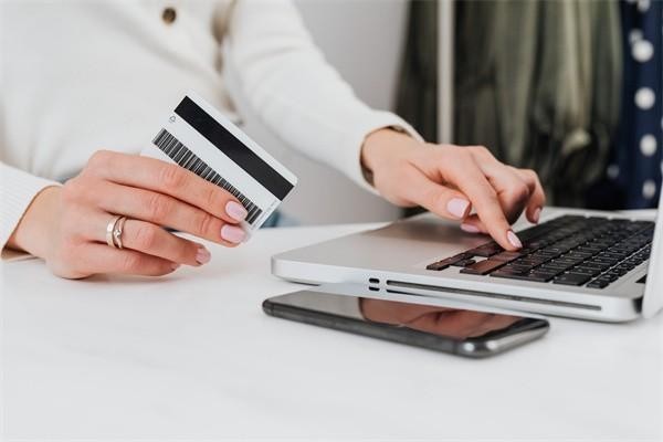 廣發(fā)銀行信用卡逾期幾天可以協(xié)商分期，逾期幾天不上信用
