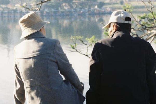 分紅保險(xiǎn)退保損失怎么算？怎么做能減少損失？