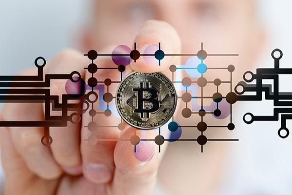 興業(yè)信用卡4000逾期有什么后果，怎么協(xié)商解決