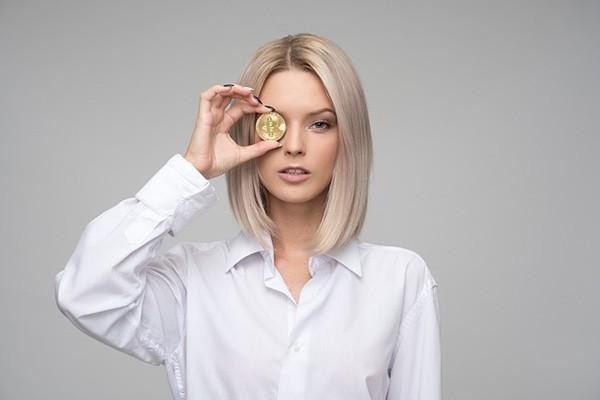 老人家如何申請信用卡賬戶？賬戶狀態(tài)異常怎么回事？